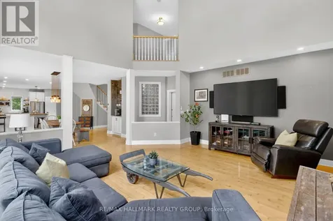 104 Wilbert Cox Drive Ottawa ON K0A 1L0