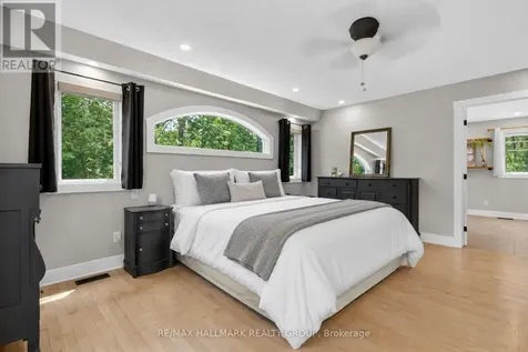 104 Wilbert Cox Drive Ottawa ON K0A 1L0