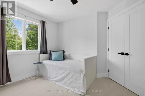 104 Wilbert Cox Drive Ottawa ON K0A 1L0