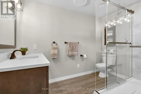 104 Wilbert Cox Drive Ottawa ON K0A 1L0