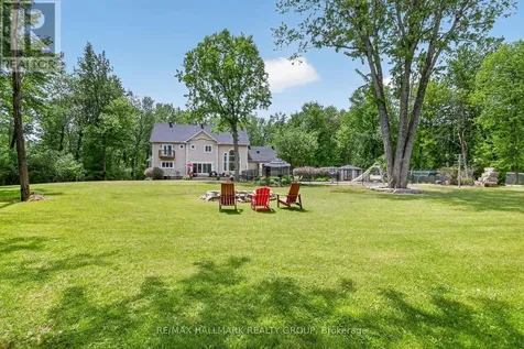 104 Wilbert Cox Drive Ottawa ON K0A 1L0