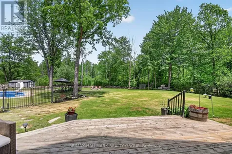 104 Wilbert Cox Drive Ottawa ON K0A 1L0