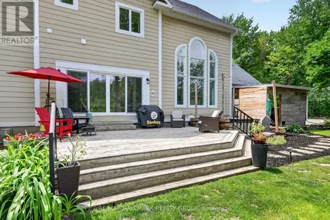 104 Wilbert Cox Drive Ottawa ON K0A 1L0