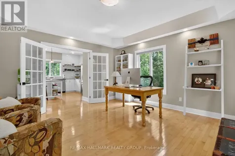 104 Wilbert Cox Drive Ottawa ON K0A 1L0