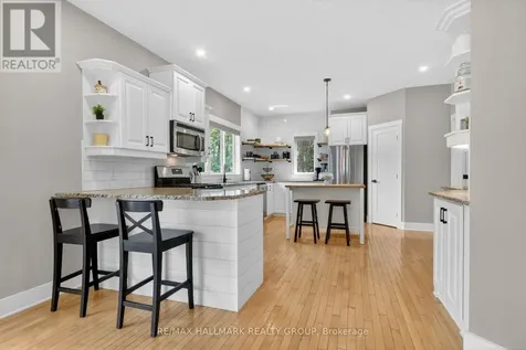 104 Wilbert Cox Drive Ottawa ON K0A 1L0