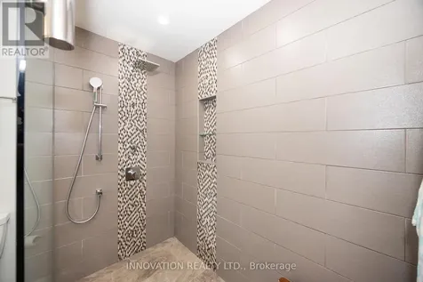15 Whithorn Avenue Ottawa ON K2K 3B2