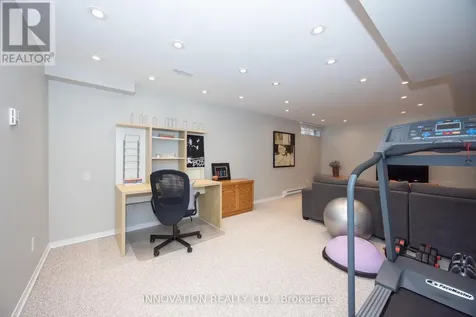 15 Whithorn Avenue Ottawa ON K2K 3B2