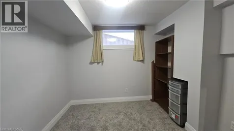 10 Doll Court Kitchener ON N2E 4H1