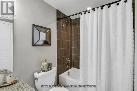 54 Koda Street Barrie ON L9J 0J6