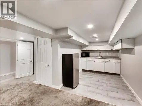 229 Parkdale Avenue North Hamilton ON L8H 5X4