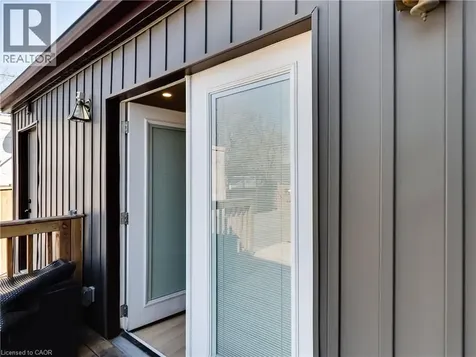 229 Parkdale Avenue North Hamilton ON L8H 5X4