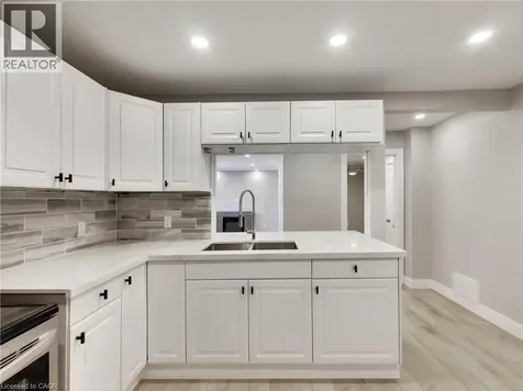 229 Parkdale Avenue North Hamilton ON L8H 5X4