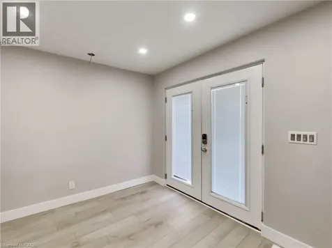 229 Parkdale Avenue North Hamilton ON L8H 5X4
