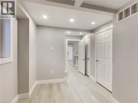 229 Parkdale Avenue North Hamilton ON L8H 5X4