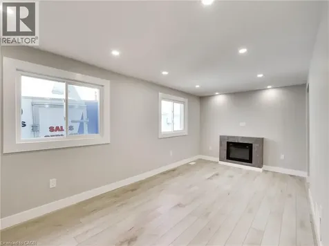 229 Parkdale Avenue North Hamilton ON L8H 5X4