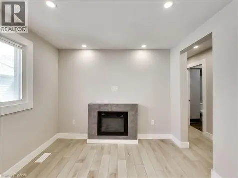 229 Parkdale Avenue North Hamilton ON L8H 5X4