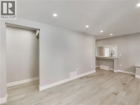 229 Parkdale Avenue North Hamilton ON L8H 5X4