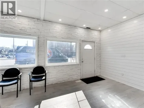 229 Parkdale Avenue North Hamilton ON L8H 5X4