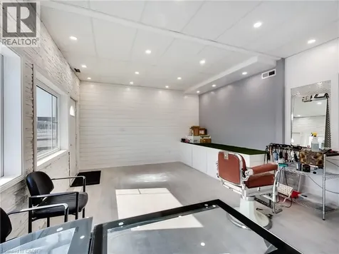 229 Parkdale Avenue North Hamilton ON L8H 5X4