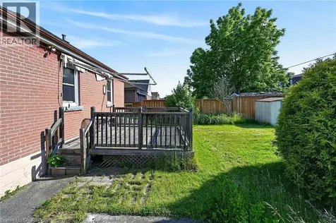 167 Taylor Avenue Hamilton ON L8K 3T1
