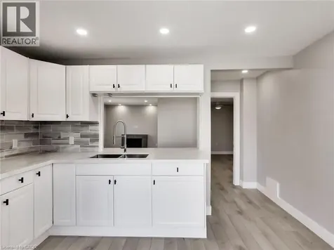 229 Parkdale Avenue North Hamilton ON L8H 5X4