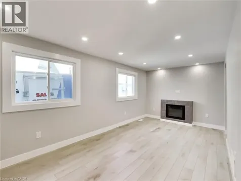 229 Parkdale Avenue North Hamilton ON L8H 5X4