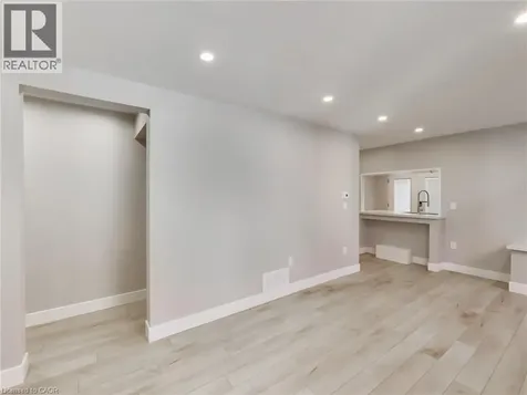 229 Parkdale Avenue North Hamilton ON L8H 5X4