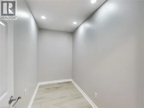 229 Parkdale Avenue North Hamilton ON L8H 5X4