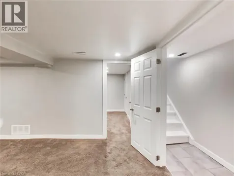 229 Parkdale Avenue North Hamilton ON L8H 5X4