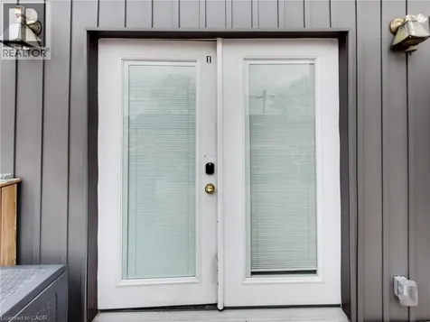 229 Parkdale Avenue North Hamilton ON L8H 5X4