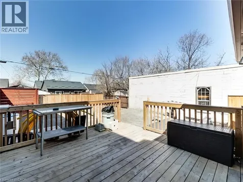 229 Parkdale Avenue North Hamilton ON L8H 5X4