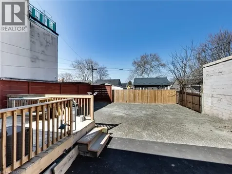 229 Parkdale Avenue North Hamilton ON L8H 5X4
