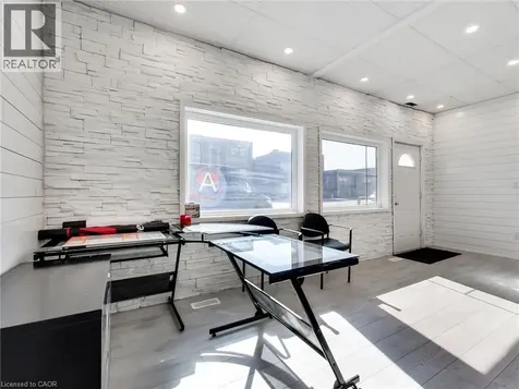 229 Parkdale Avenue North Hamilton ON L8H 5X4