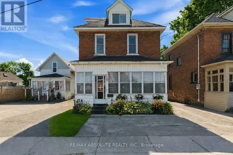 19 Leeds Street Smiths Falls ON K7A 2M6