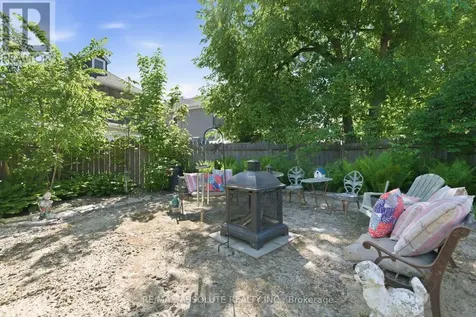 19 Leeds Street Smiths Falls ON K7A 2M6