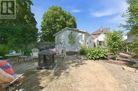 19 Leeds Street Smiths Falls ON K7A 2M6