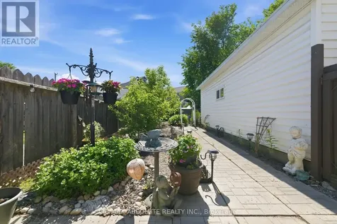 19 Leeds Street Smiths Falls ON K7A 2M6