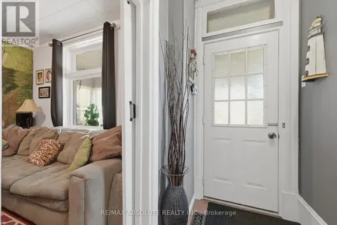 19 Leeds Street Smiths Falls ON K7A 2M6