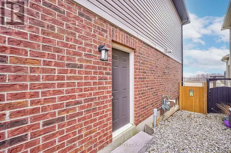 195 Greti Drive Hamilton ON L9B 1P9