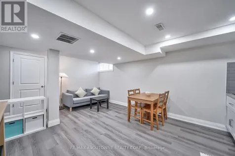 195 Greti Drive Hamilton ON L9B 1P9