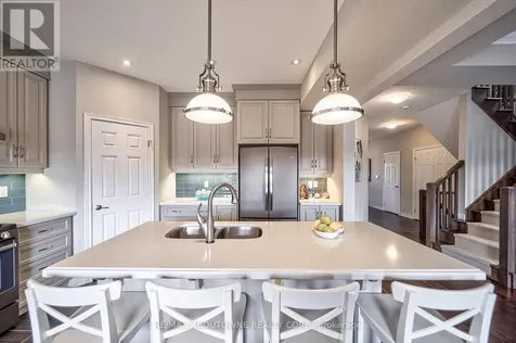 195 Greti Drive Hamilton ON L9B 1P9