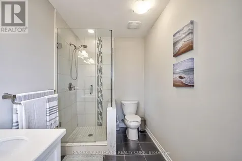 195 Greti Drive Hamilton ON L9B 1P9