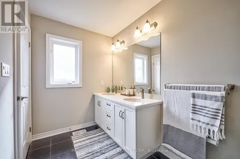 195 Greti Drive Hamilton ON L9B 1P9