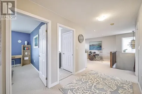 195 Greti Drive Hamilton ON L9B 1P9