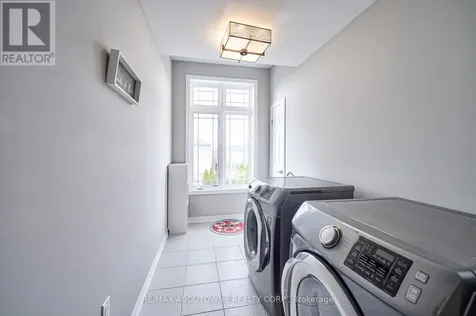 195 Greti Drive Hamilton ON L9B 1P9