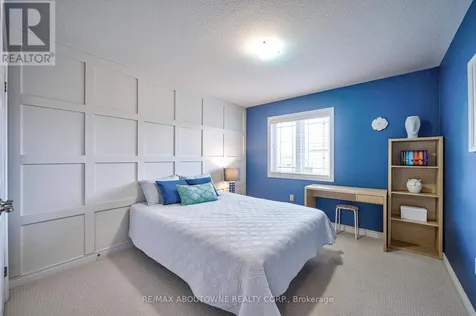 195 Greti Drive Hamilton ON L9B 1P9