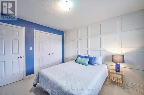 195 Greti Drive Hamilton ON L9B 1P9