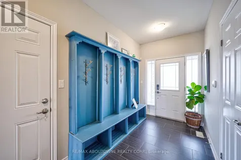 195 Greti Drive Hamilton ON L9B 1P9
