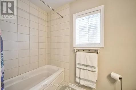 195 Greti Drive Hamilton ON L9B 1P9