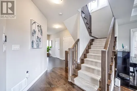 195 Greti Drive Hamilton ON L9B 1P9